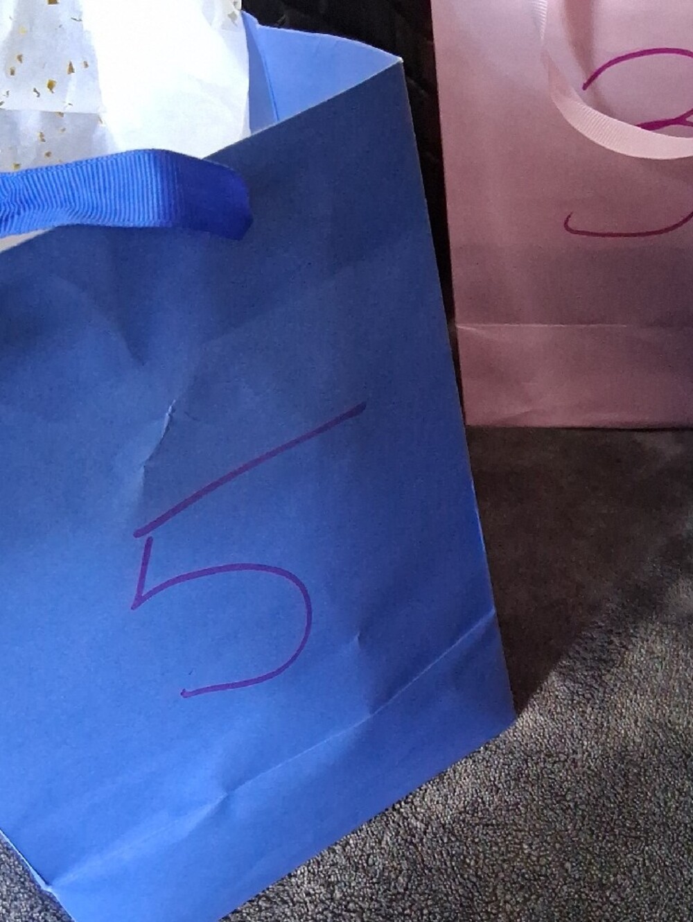 PICK A NO.BETWEEN 1-6. YOU GET 12 ITEMS &jewlery. 1,2,4,5 Left.lmk Your Number - Picture 6 of 12